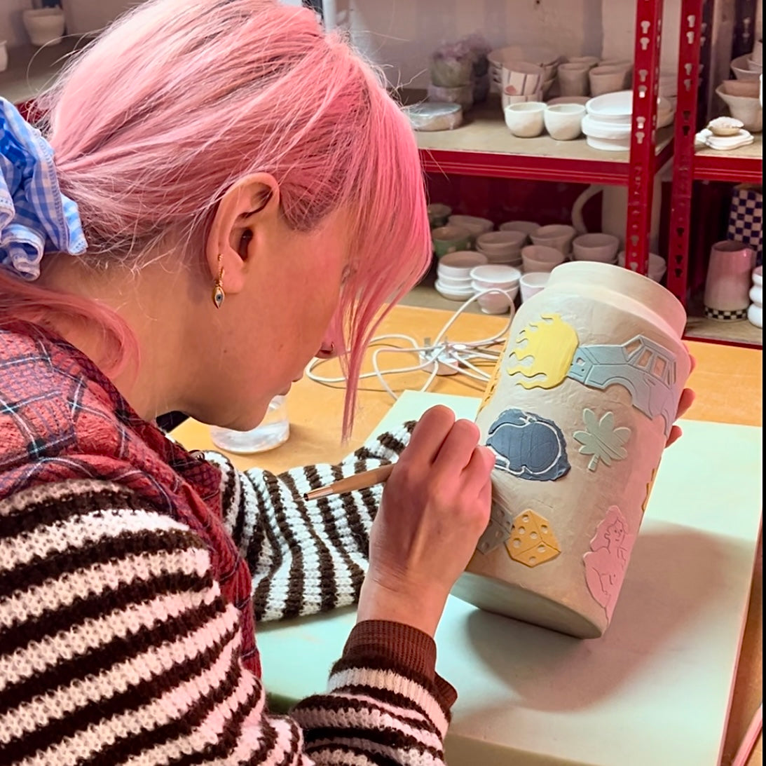 1-Day Build and Sgraffito a Vase Workshop